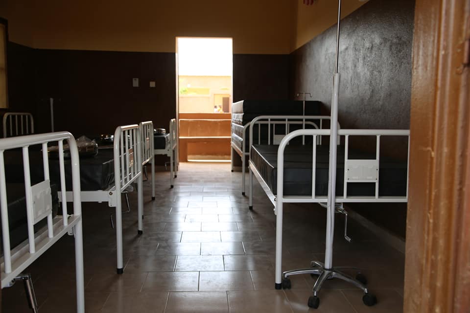 Ségou – Projes Mali équipe cinq (5) Centres de santé communautaires nouvellement construits