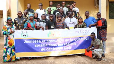 Photo des jeunes formés en blogging à Tominian